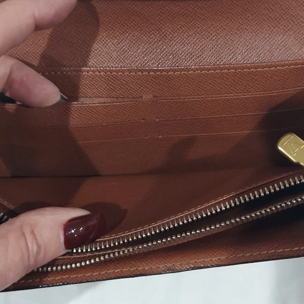 Authentic Louis Vuitton Long Monogram Sara Wallet